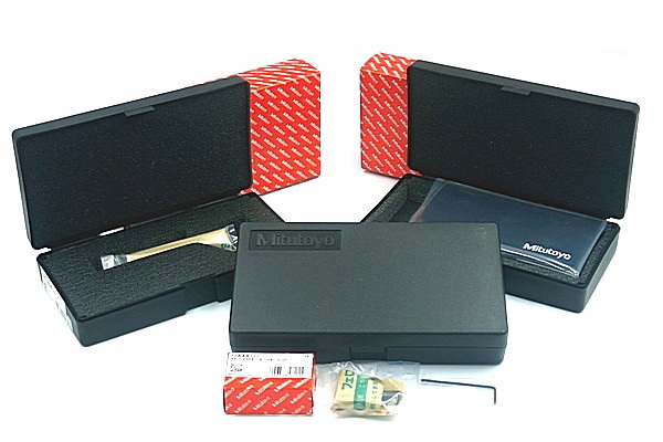 Разнообразные оригинальные принадлежности и запчасти для профилометров Mitutoyo от японского производителя