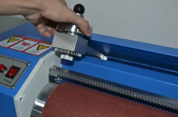 Абразиметр для испытаний резин на истирание согласно DIN-53516, ISO/DIS-4649, GB-9867