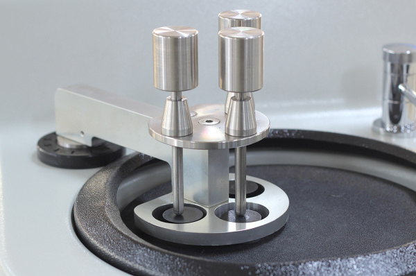 MP-100 В-7 шлифовально-полировальный станок (250 мм) с держателем, лабораторный металлографический